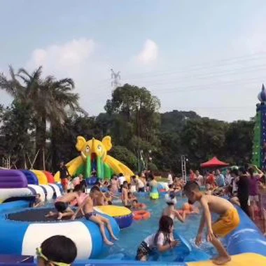 Slayt ile şişme eğlence su parkı